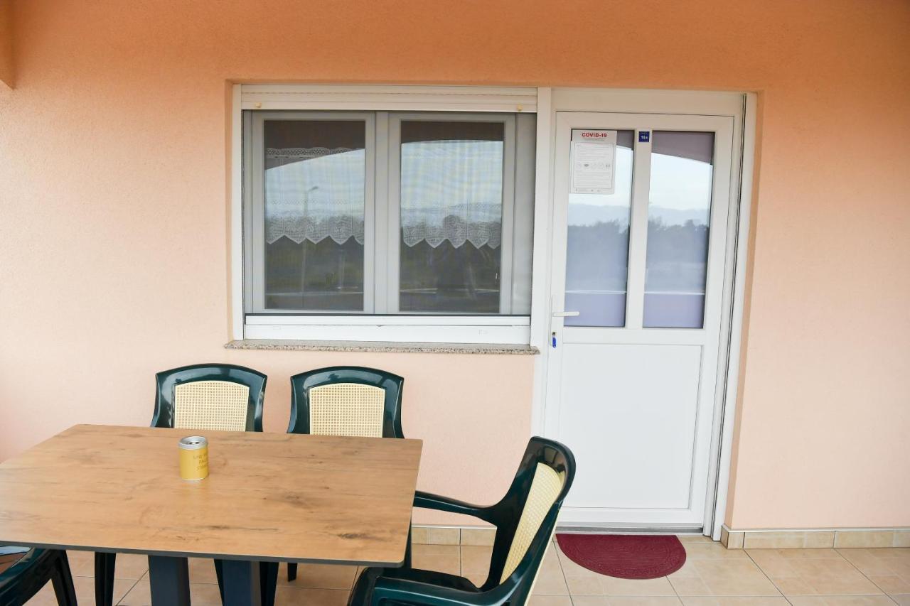 Apartments Villa Lucky Vir Exterior foto